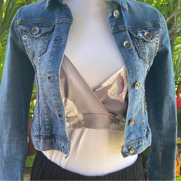 Zara super cute denim jean jacket. - Picture 7 of 8